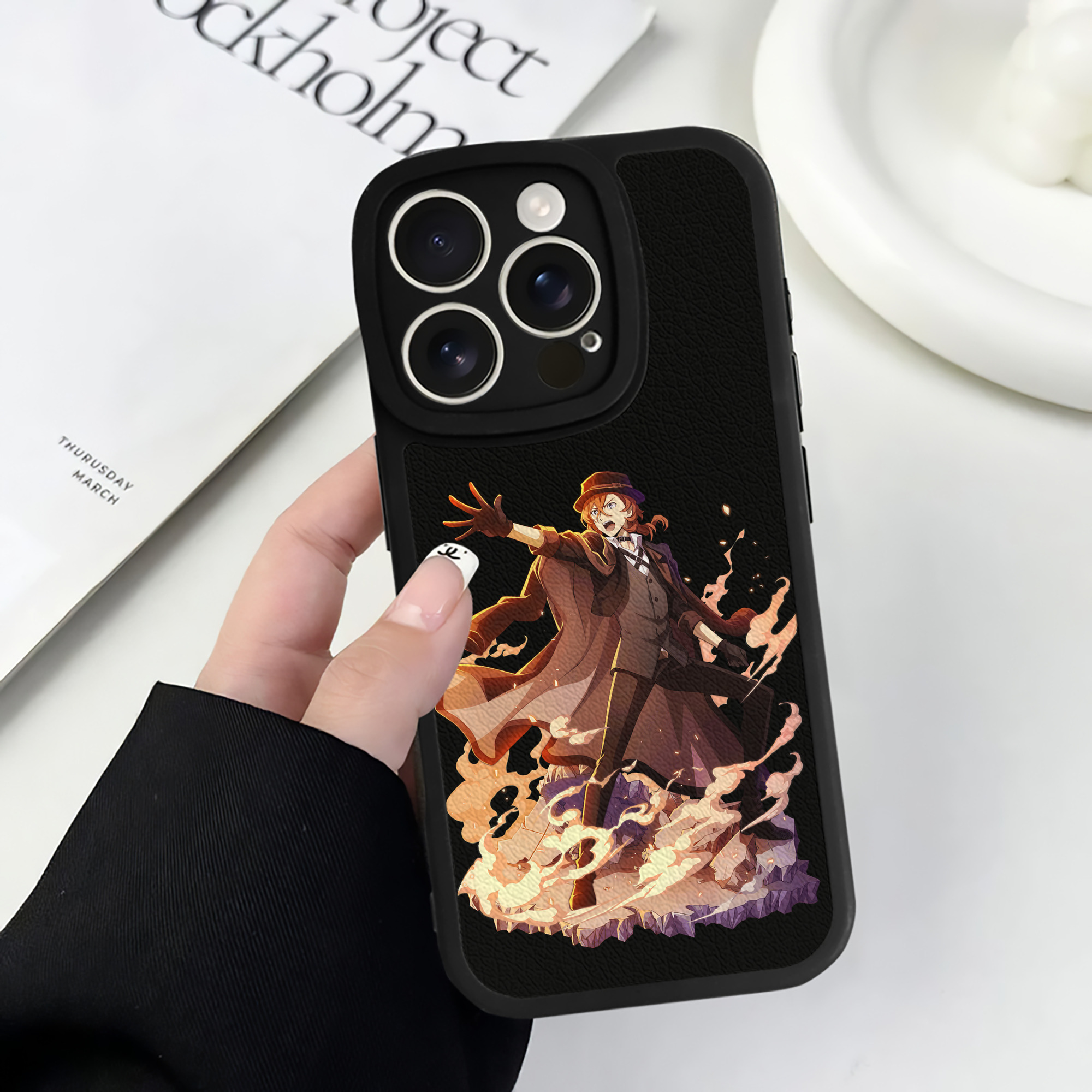 （画像用） 文豪ストレイドッグス Bungo Stray Dogs 【iPhone 16シリーズ対応】シリコンスマホケース（レザー調） 材質：シリコン